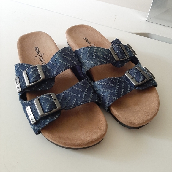 Minnetonka Denim Sandals. Size: 8 - Picture 1 of 7